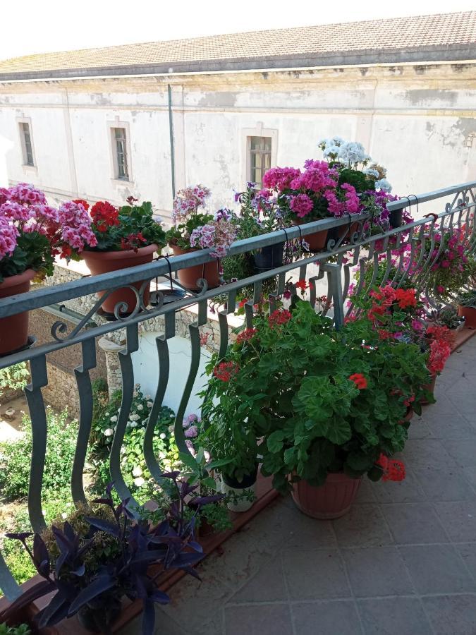 A Casa Di Gi Bed & Breakfast Porto Torres Exterior photo